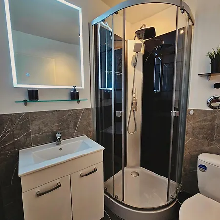 Modern & Comfortable Apartment *